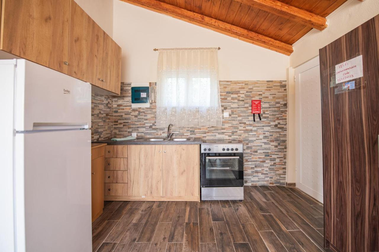 Stelios Stone House Sinarades Vila Kouramades Exterior foto