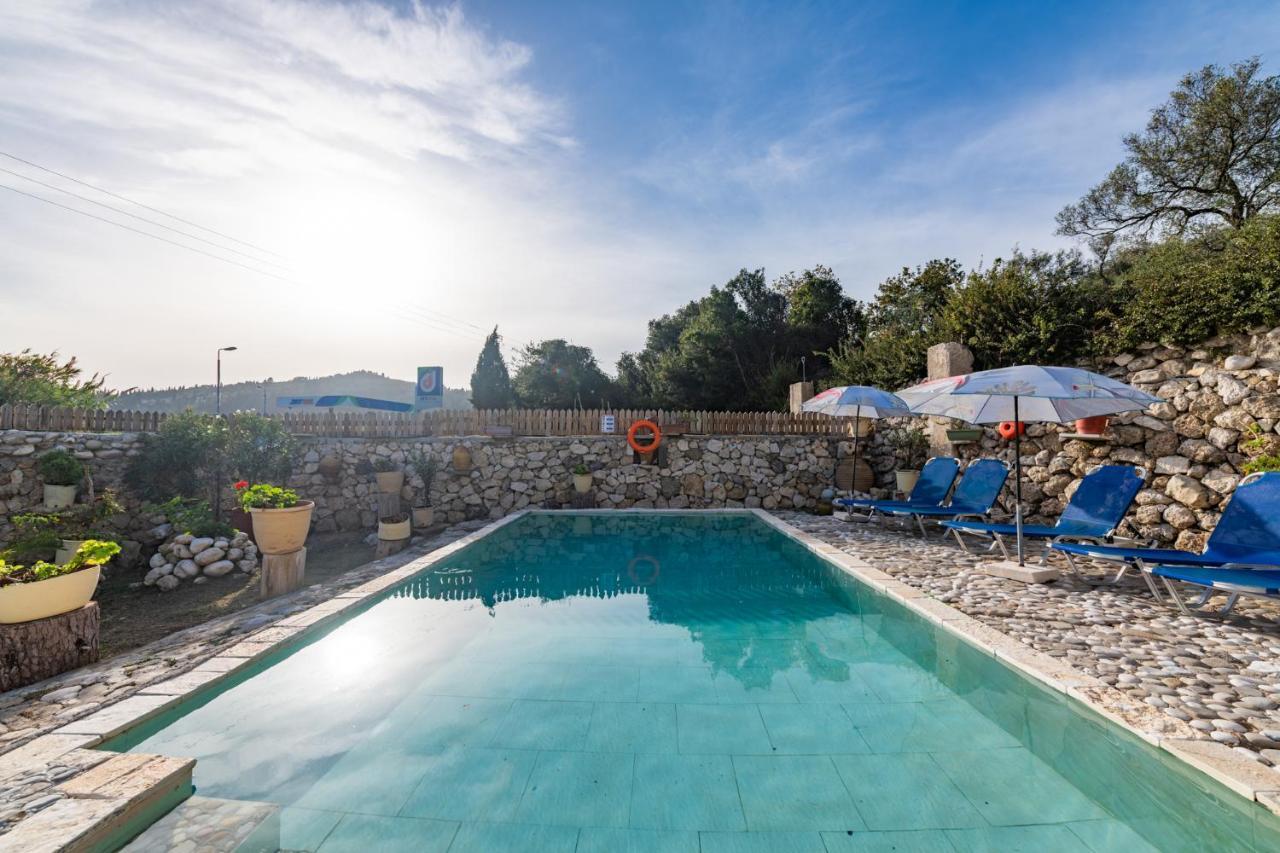 Stelios Stone House Sinarades Vila Kouramades Exterior foto